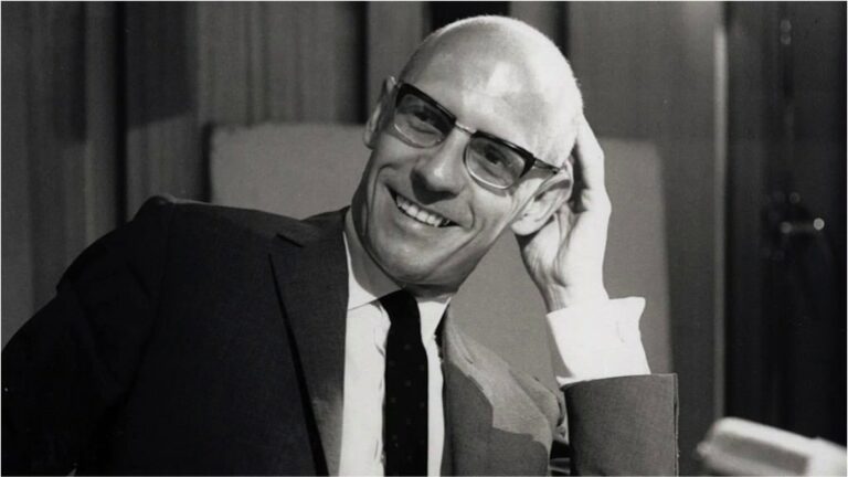 Le philosophe Michel Foucault, auteur de "Surveiller et punir : Naissance de la prison" (1975)